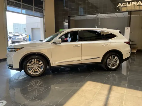 More photos of 2025 Acura MDX at Jay Wolfe Acura, MO