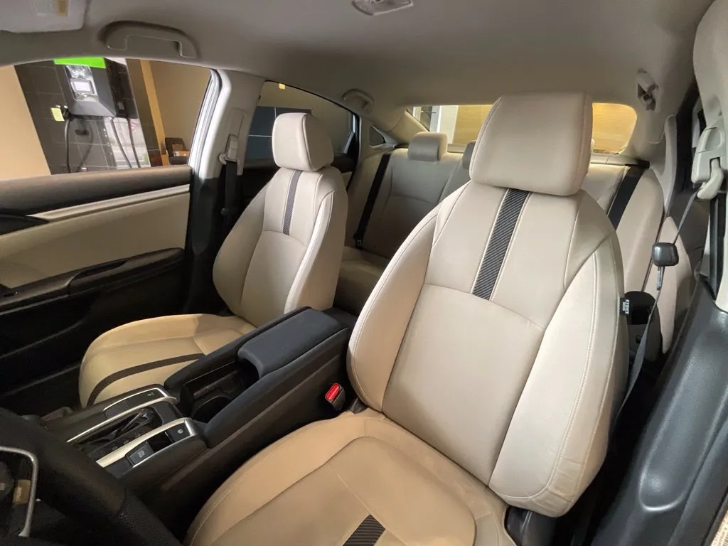 Honda Civic photo 10