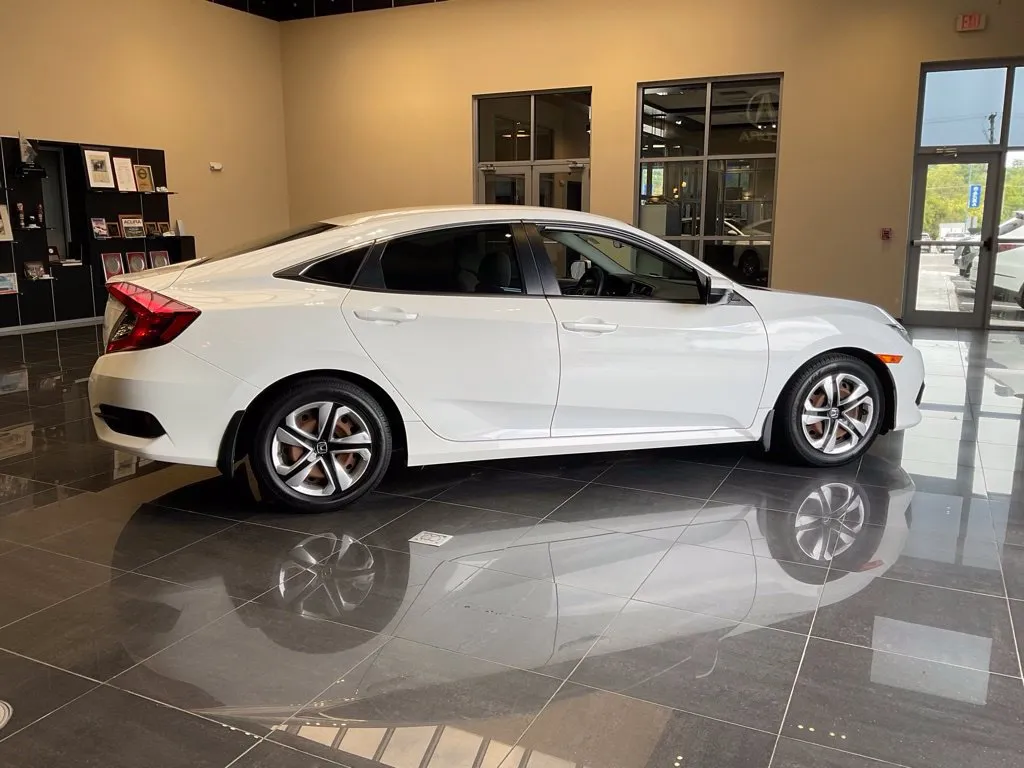 Honda Civic photo 6