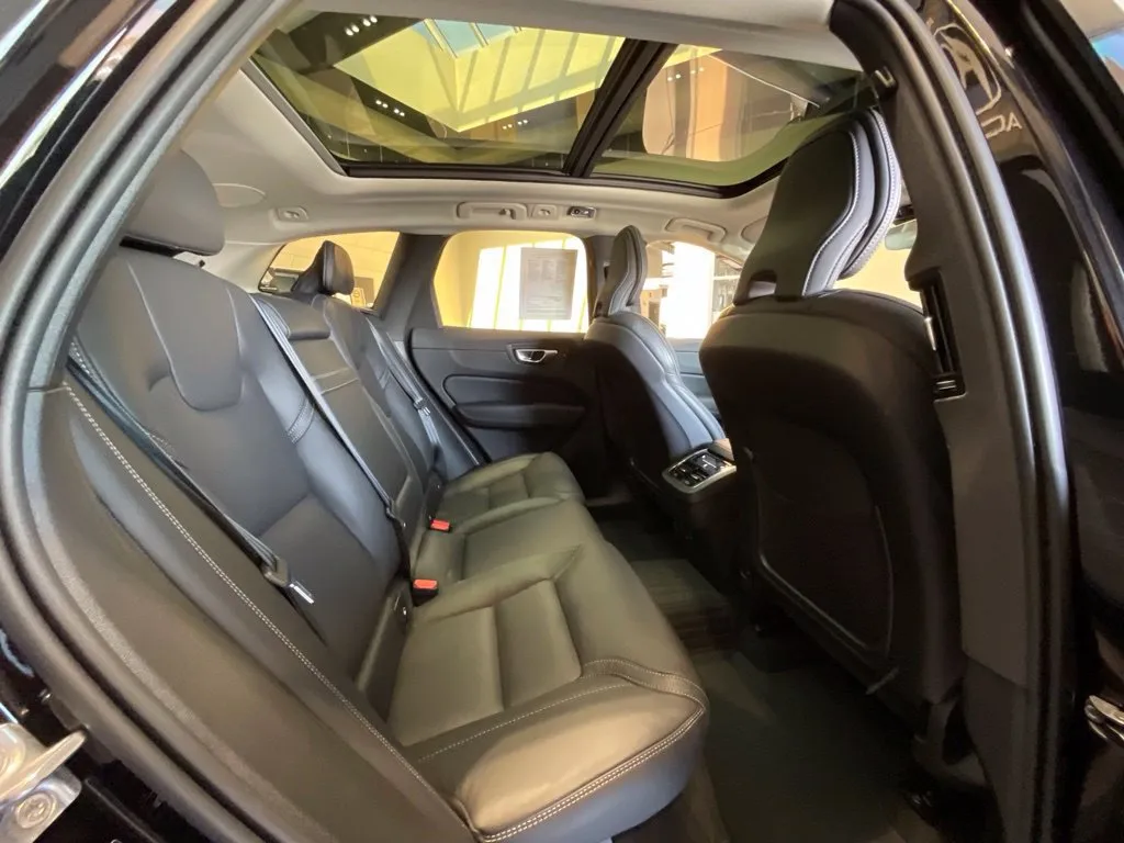 Volvo XC60 photo 21