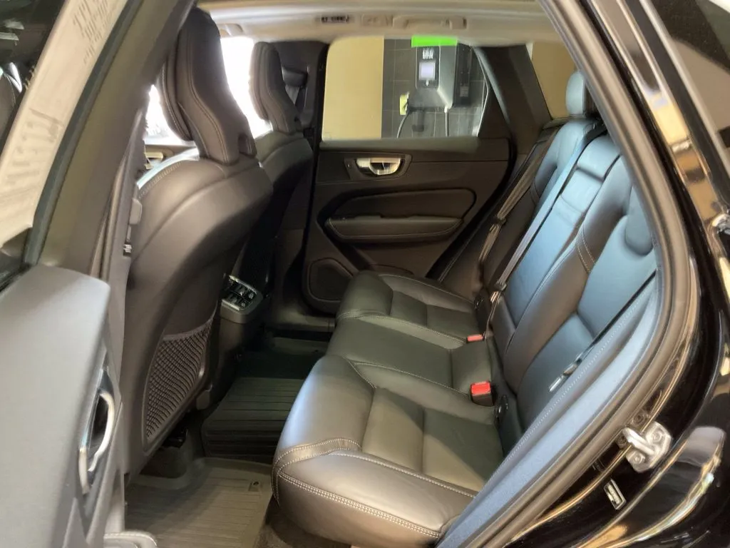 Volvo XC60 photo 22