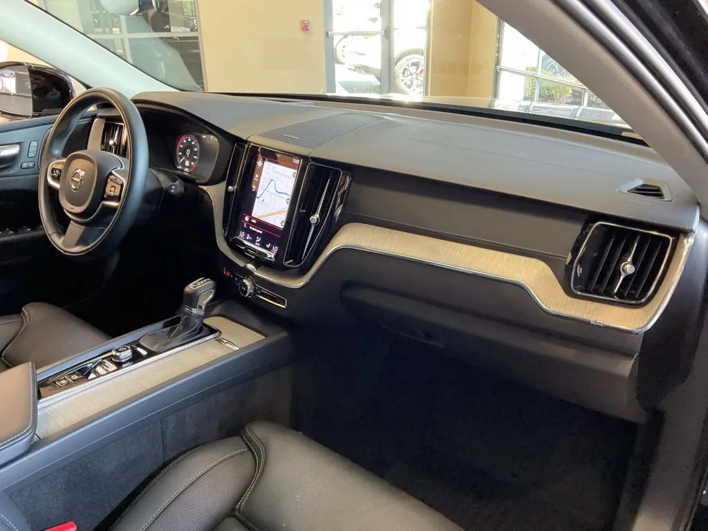 Volvo XC60 photo 19