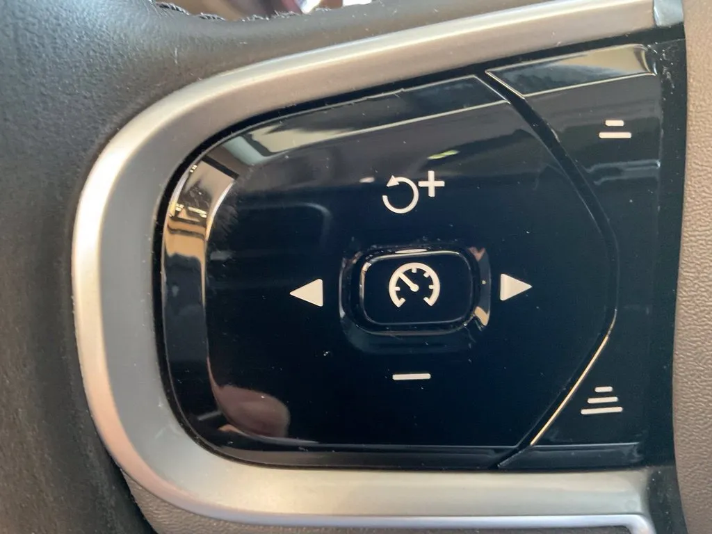 Volvo XC60 photo 12