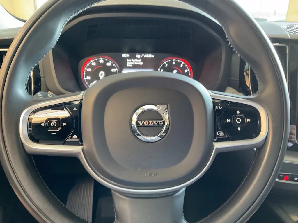 Volvo XC60 photo 11