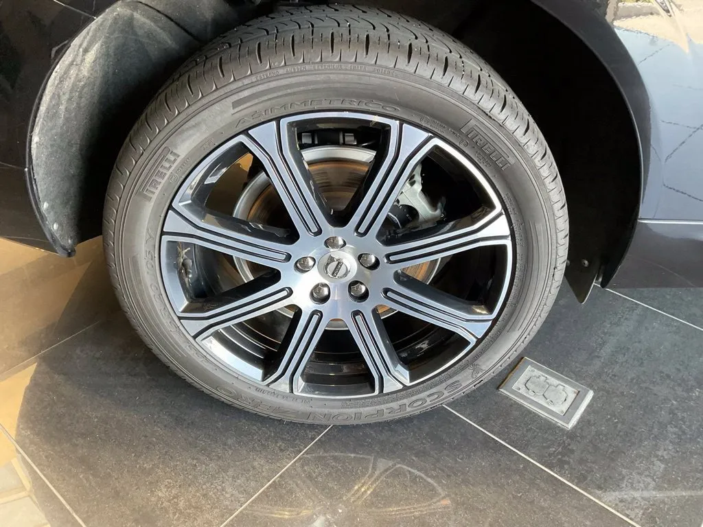 Volvo XC60 photo 7