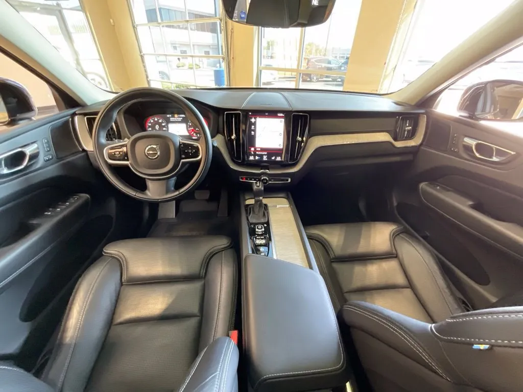 Volvo XC60 photo 8