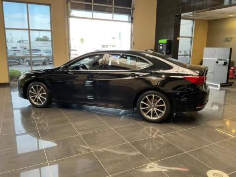 More photos of 2017 Acura TLX V6 w/Technology Pkg at Jay Wolfe Acura, MO