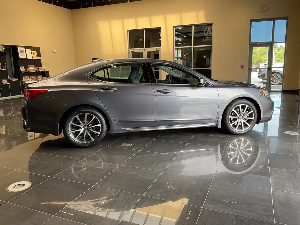 Acura TLX photo 7