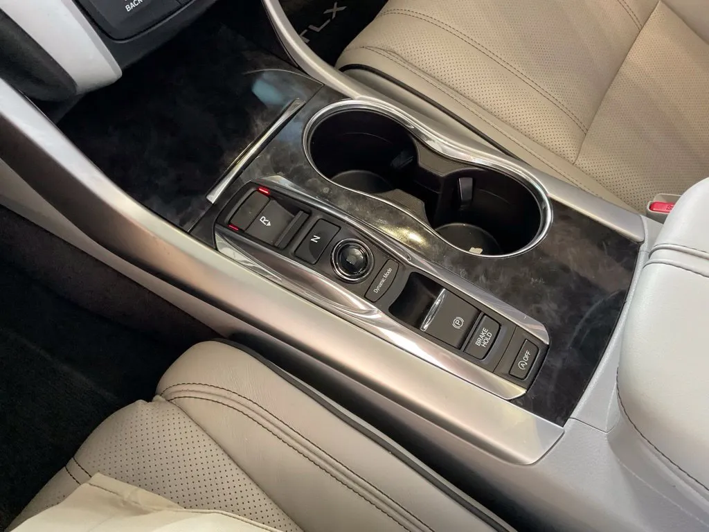 Acura TLX photo 19