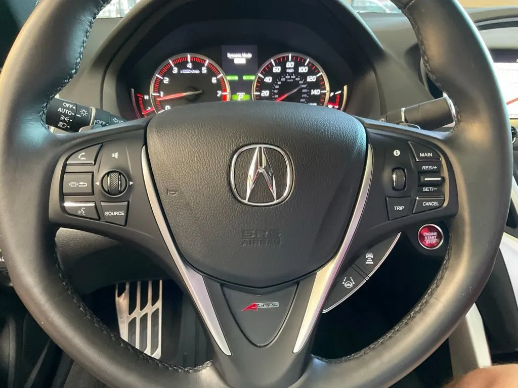 Acura TLX photo 12