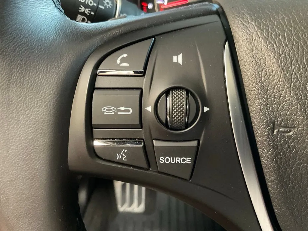 Acura TLX photo 13