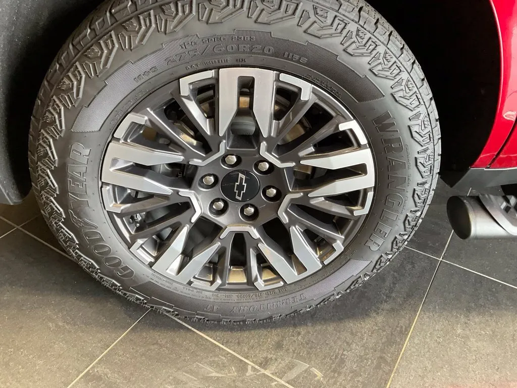 Chevrolet Tahoe photo 8