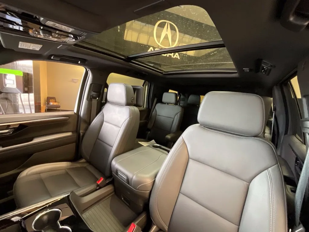 Chevrolet Tahoe photo 11
