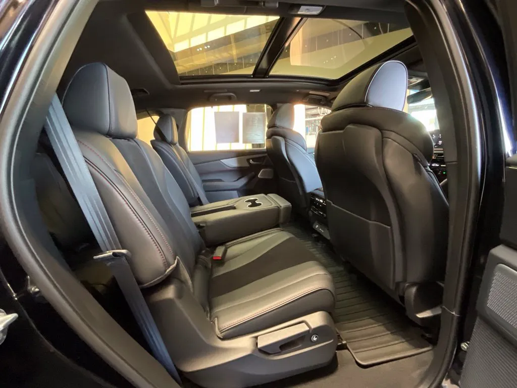 Acura MDX photo 23