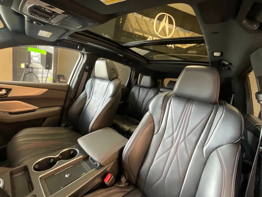 Acura MDX photo 11