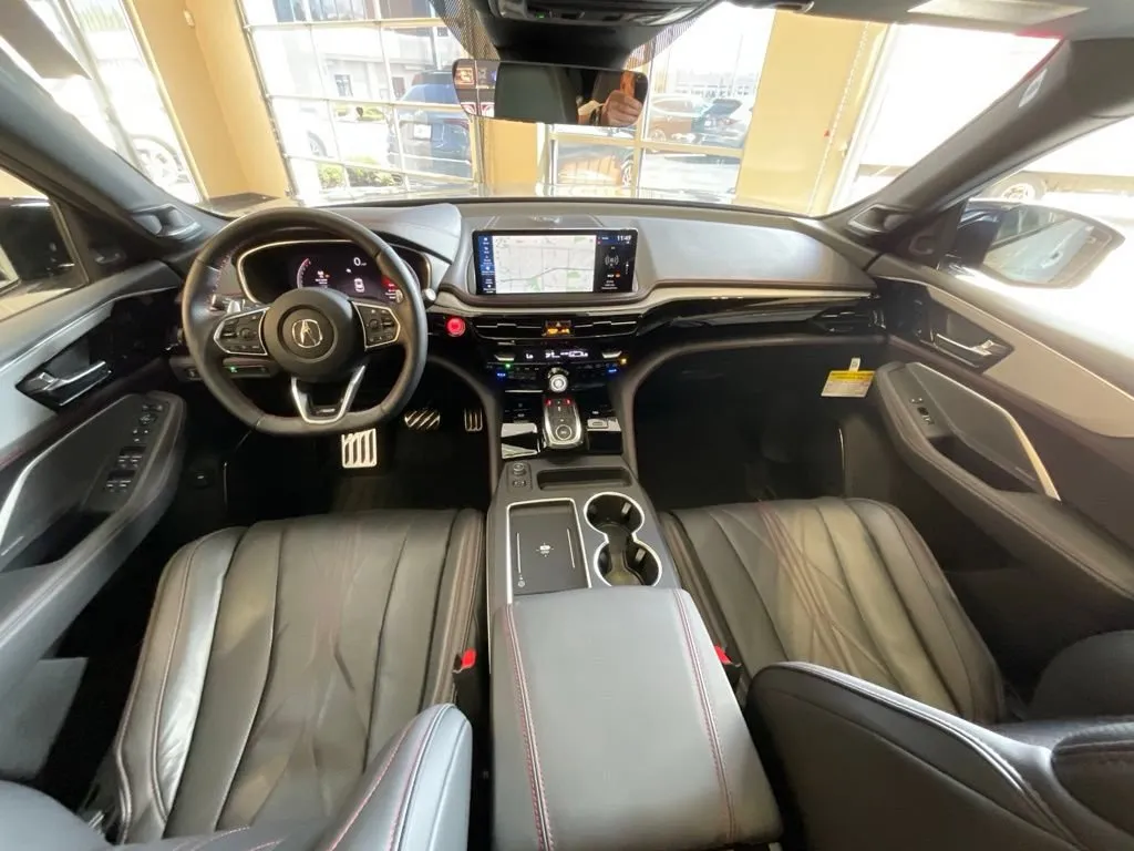 Acura MDX photo 9
