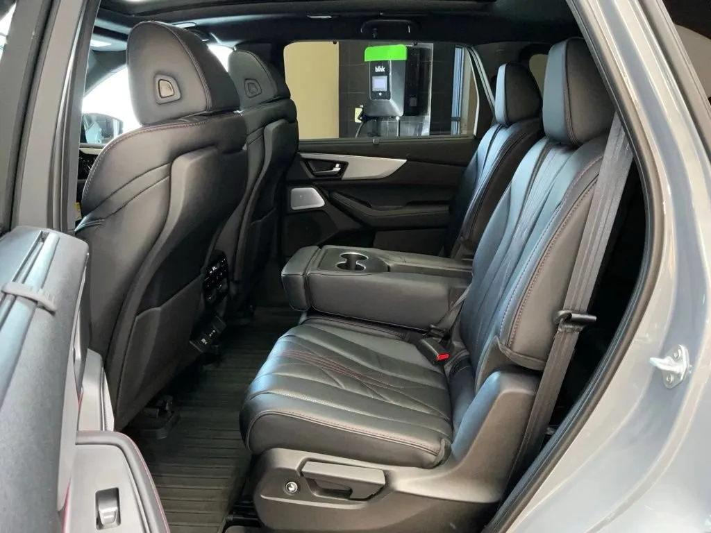 Acura MDX photo 25