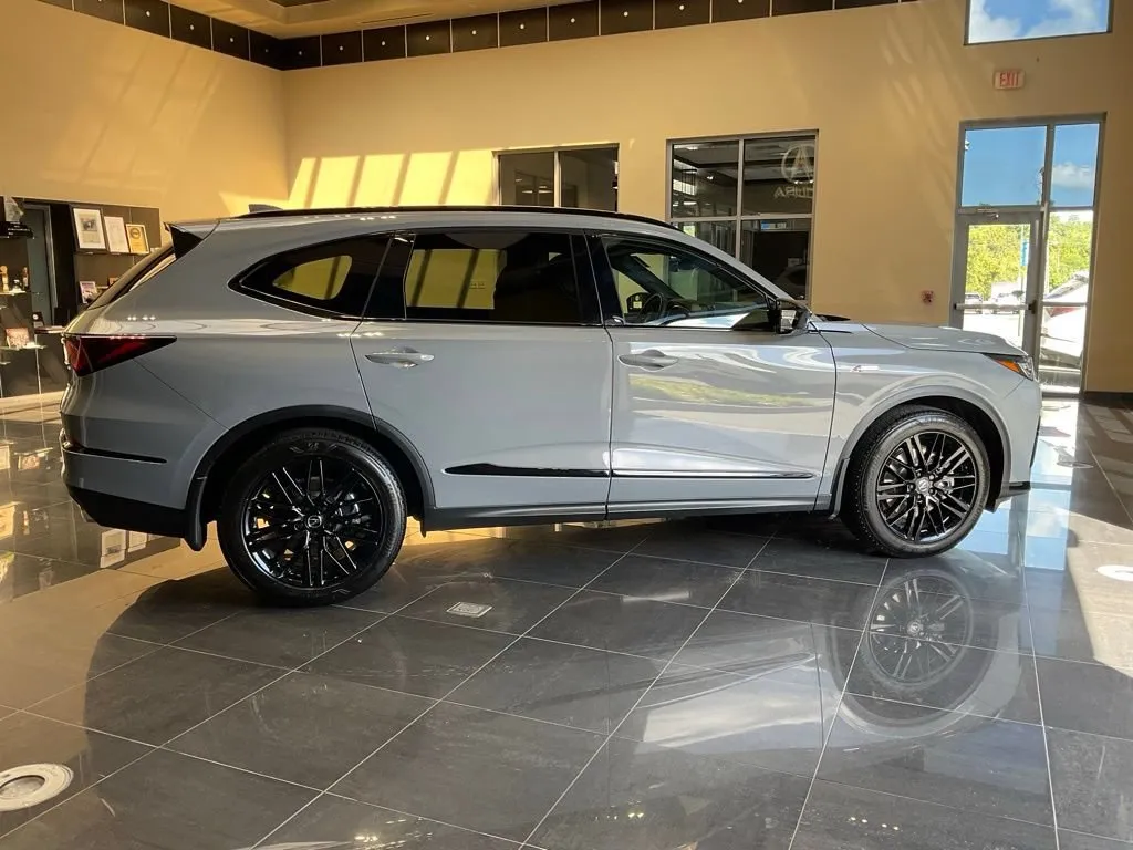 Acura MDX photo 7