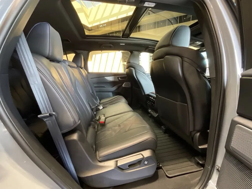 Acura MDX photo 23