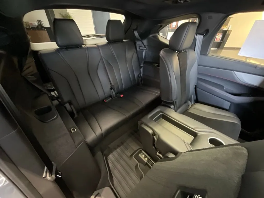 Acura MDX photo 23