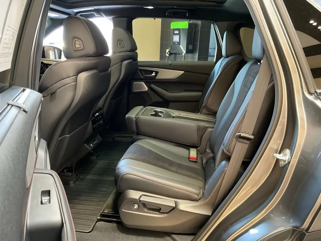 Acura MDX photo 24