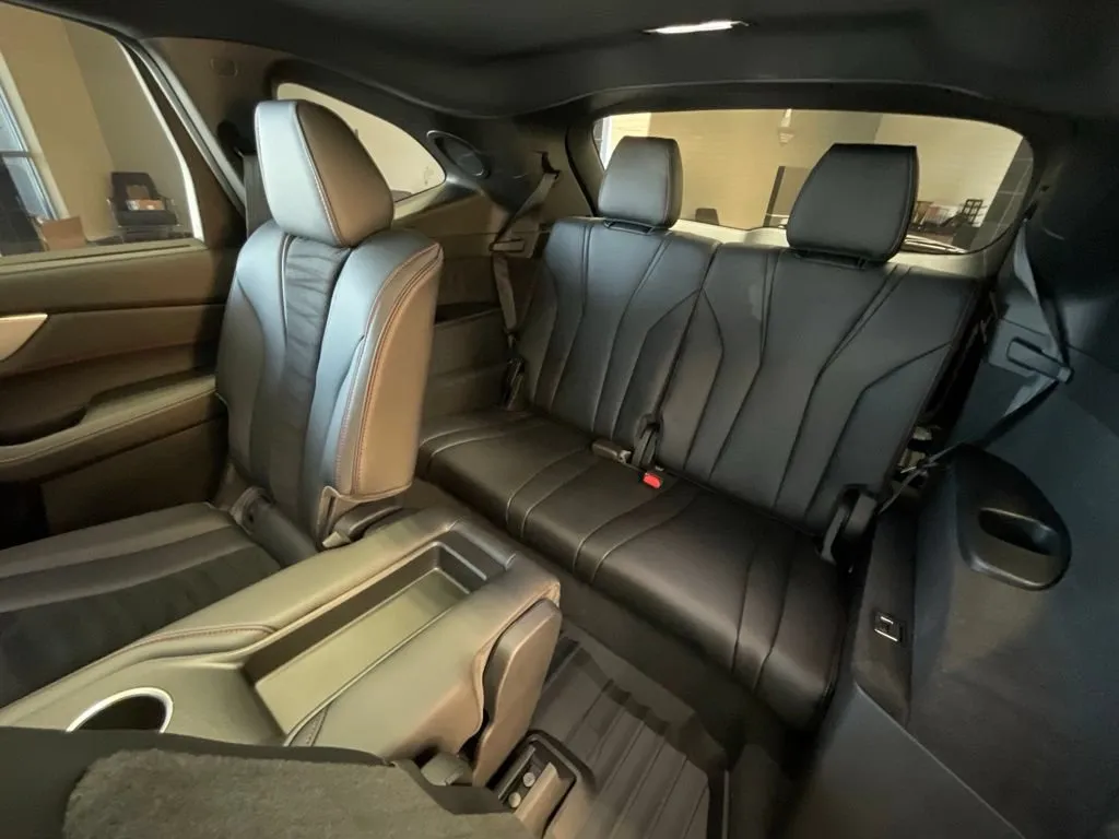 Acura MDX photo 25