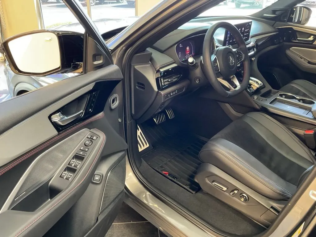 Acura MDX photo 10