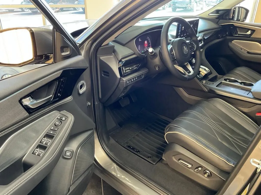 Acura MDX photo 10