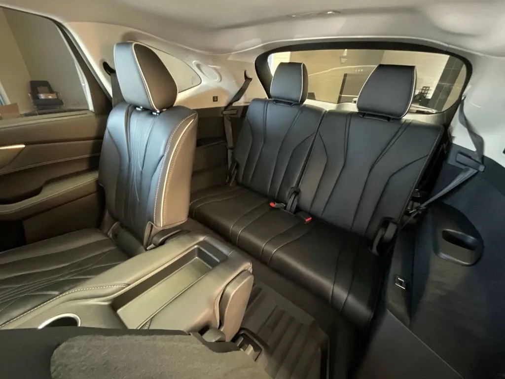 Acura MDX photo 26