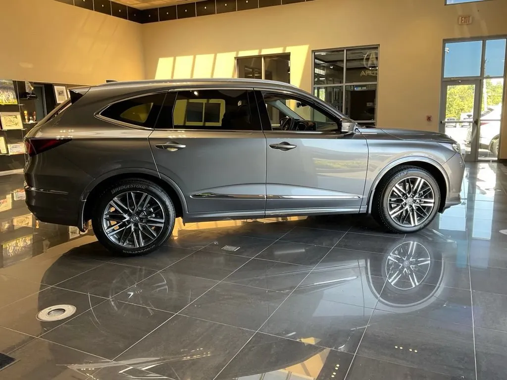 Acura MDX photo 7