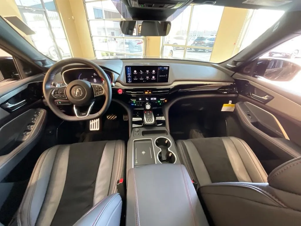 Acura MDX photo 9