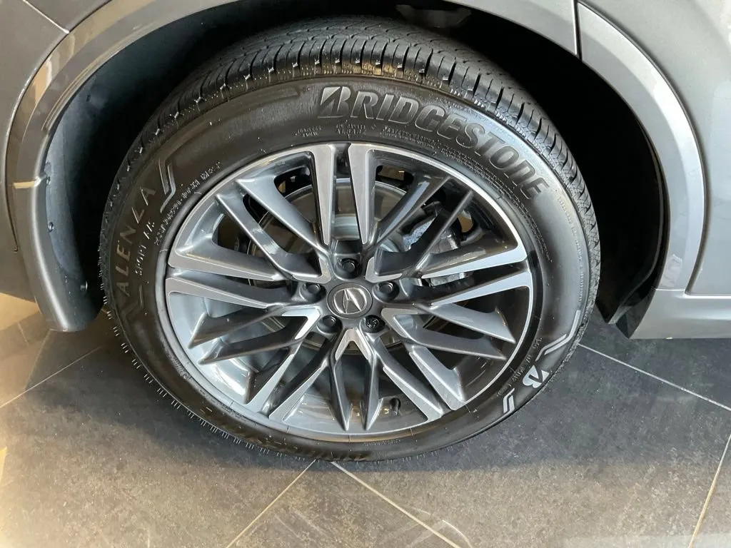 Acura MDX photo 8