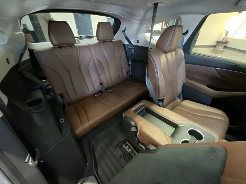 Acura MDX photo 24