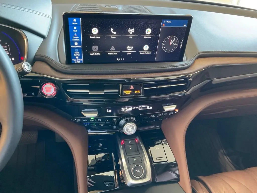 Acura MDX photo 16