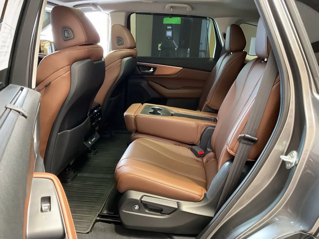 Acura MDX photo 24