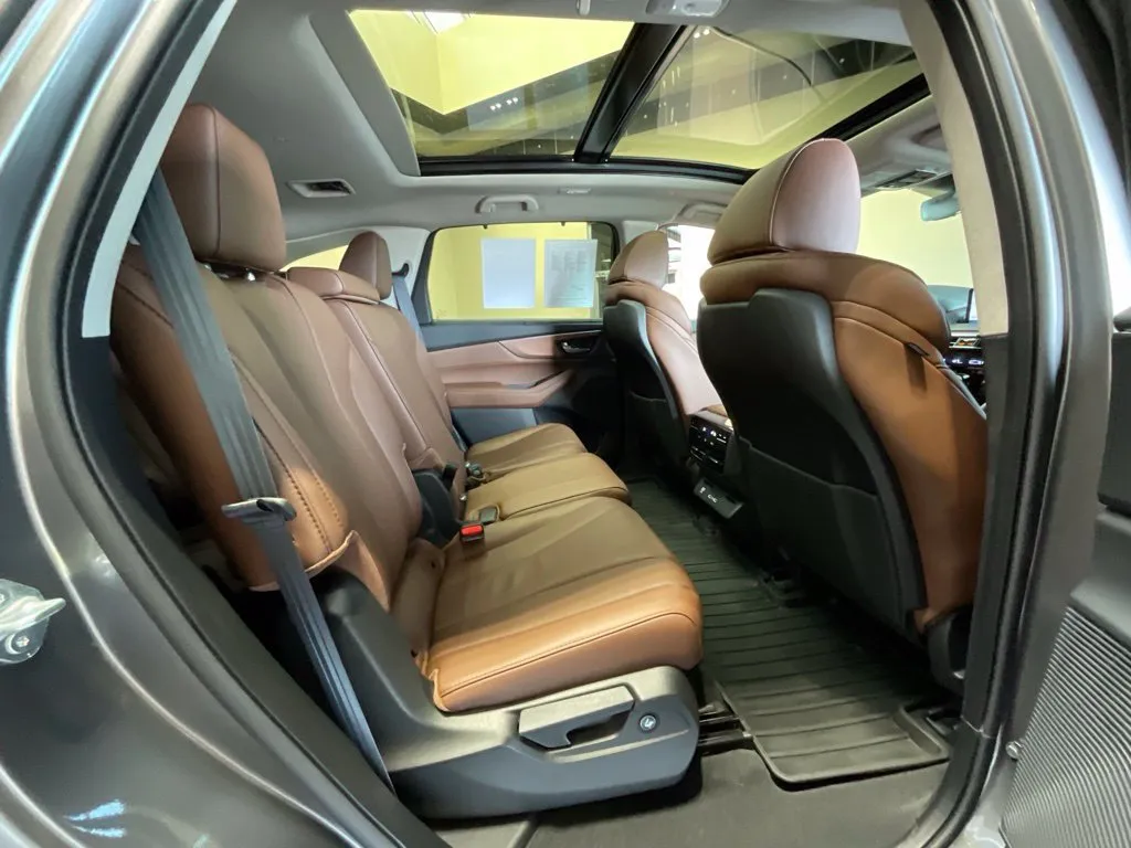 Acura MDX photo 22