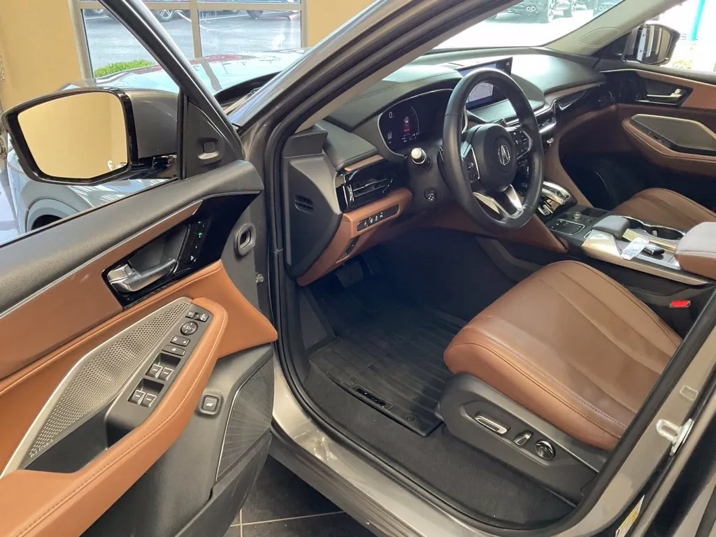 Acura MDX photo 9