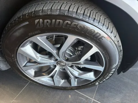 More photos of 2024 Acura MDX w/Technology Package at Jay Wolfe Acura, MO
