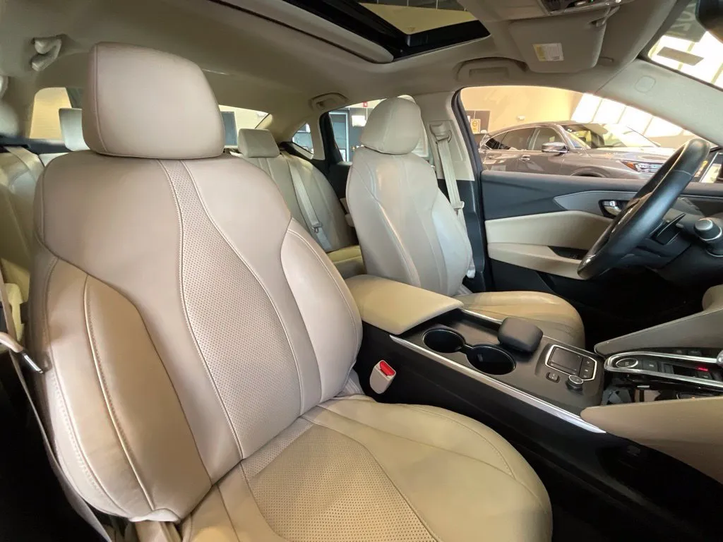 Acura TLX photo 21