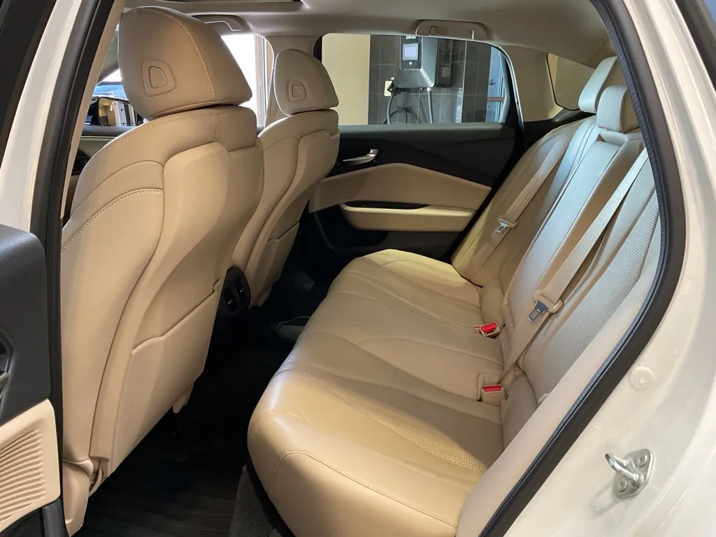Acura TLX photo 23