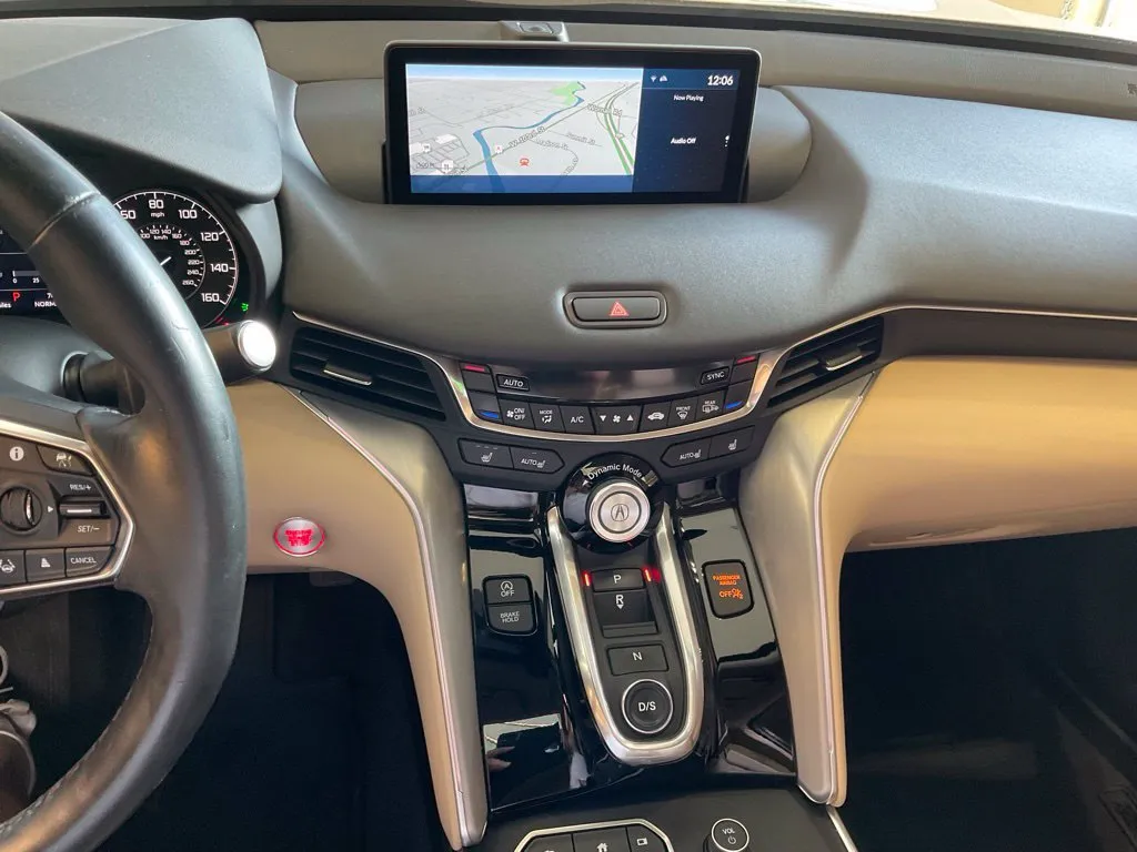 Acura TLX photo 16