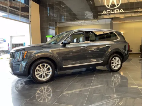 More photos of 2022 Kia Telluride S at Jay Wolfe Acura, MO