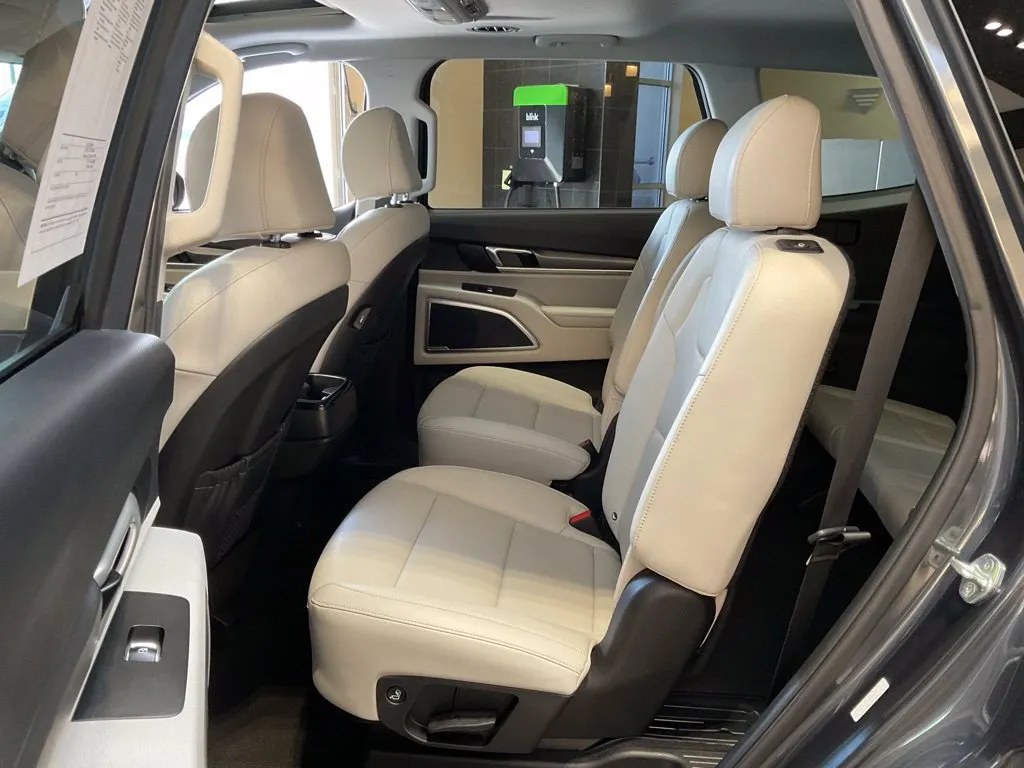 Kia Telluride photo 24