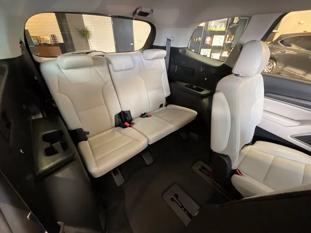 Kia Telluride photo 23