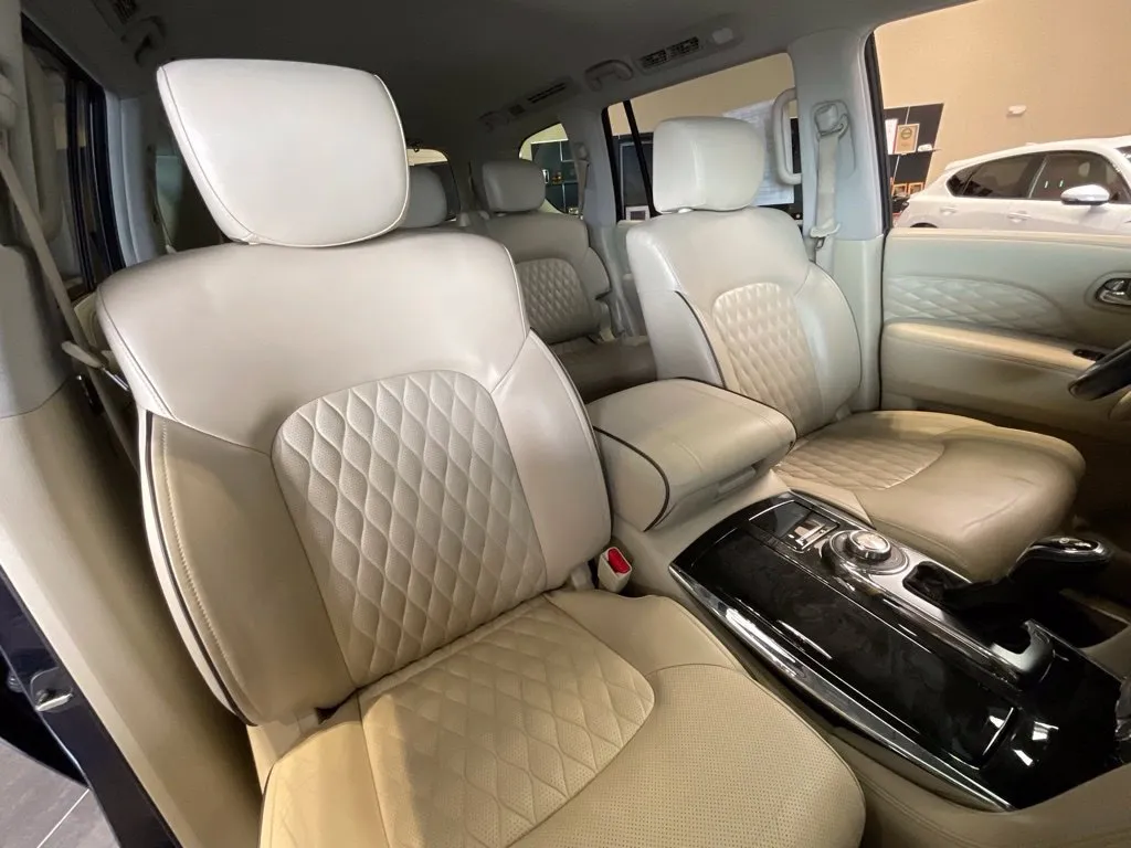 Infiniti QX80 photo 21