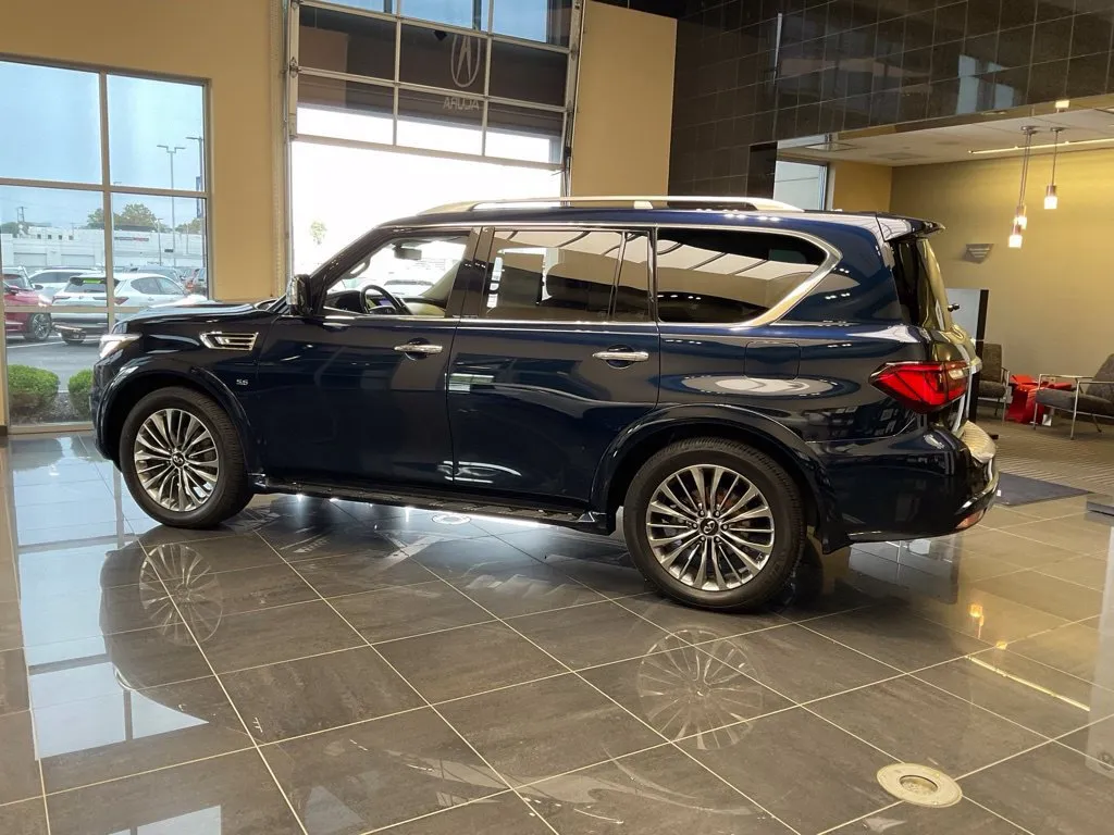 Infiniti QX80 photo 5