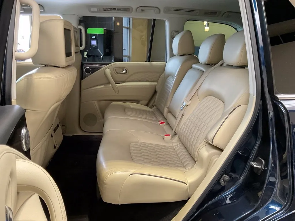 Infiniti QX80 photo 25