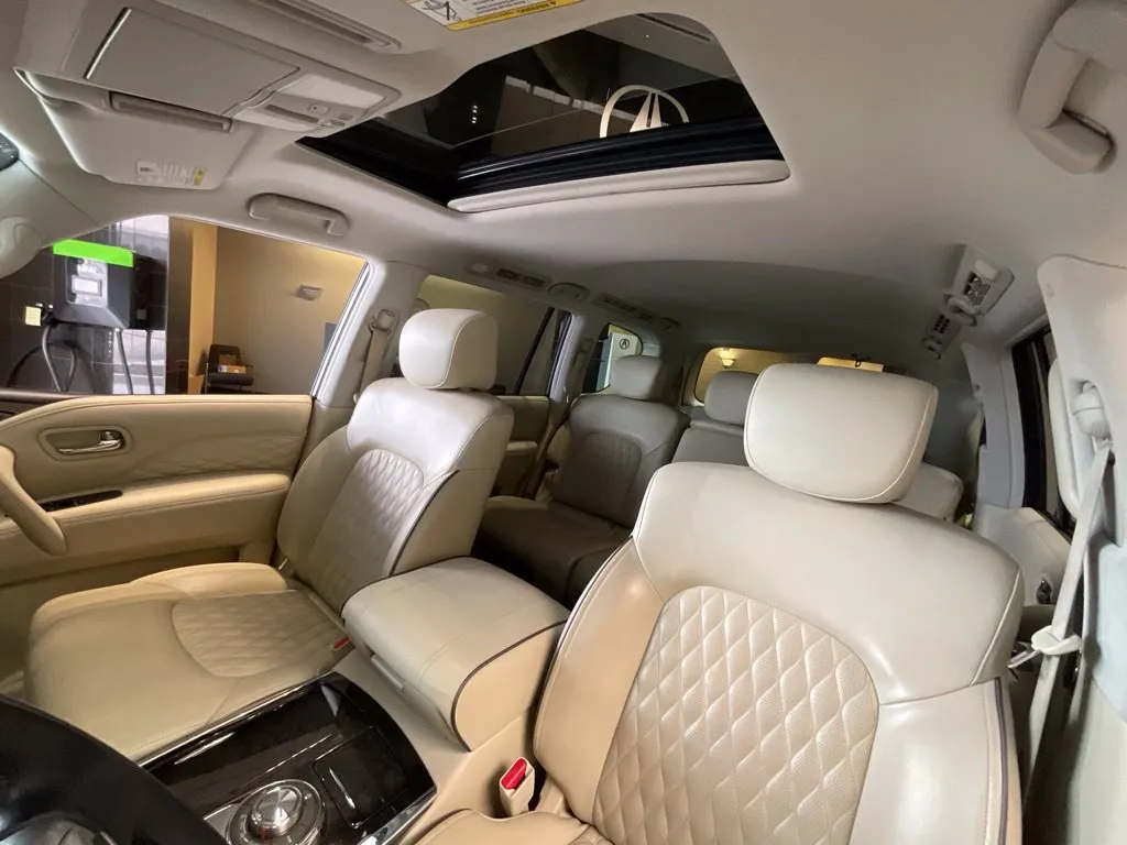 Infiniti QX80 photo 11