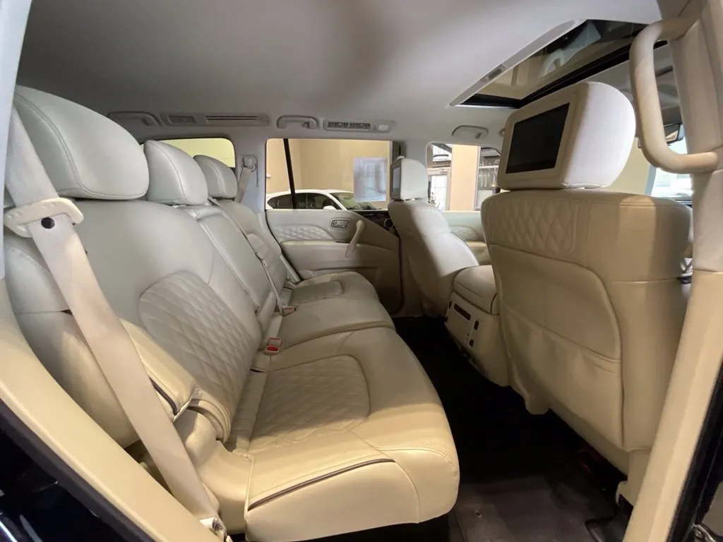 Infiniti QX80 photo 22