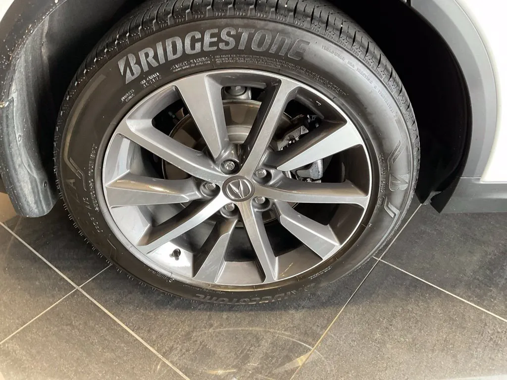 Acura MDX photo 8